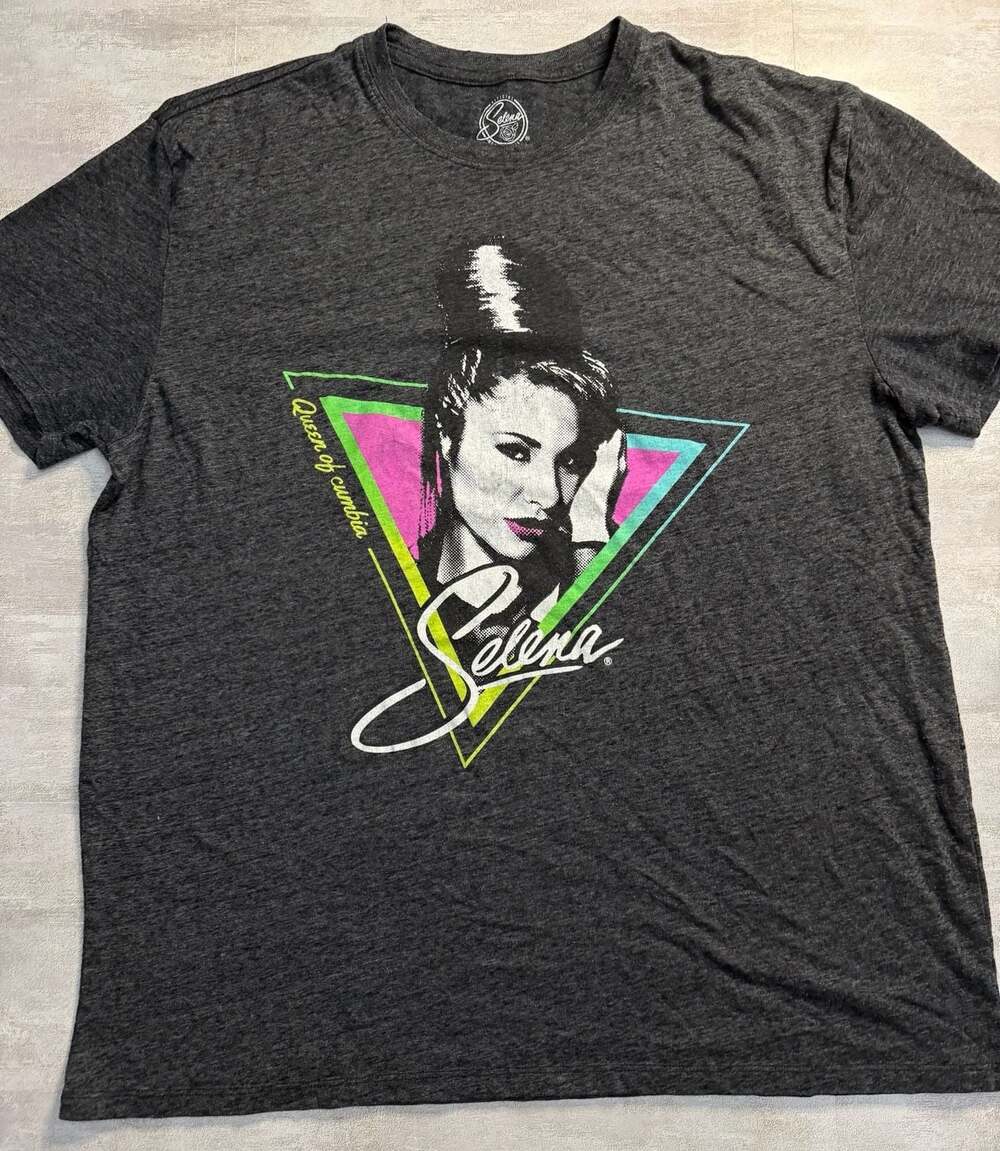 Selena Queen Of‎ Cumbia XL Shirt